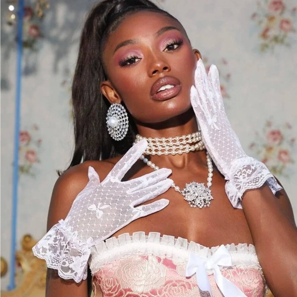 Belle Bow Pattern Lace Gloves